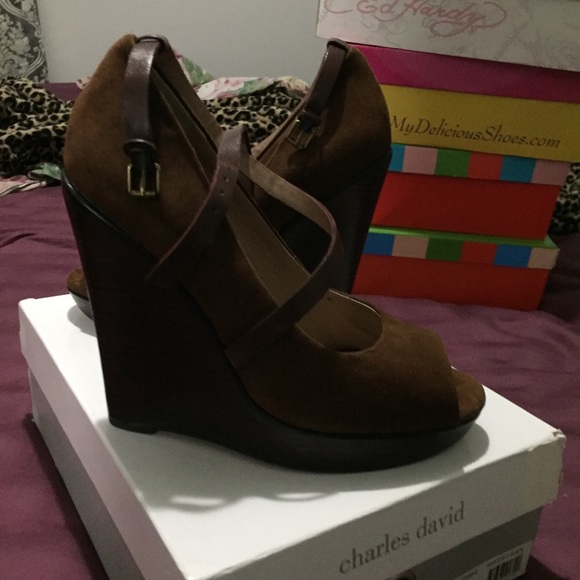 Size 9 - Picture 3 of 7